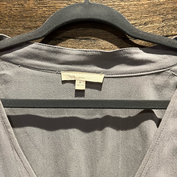 NWOT v-neck cropped blouse - Picture 3 of 7